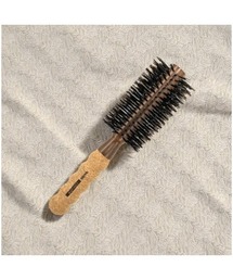 BACKYARD FAMILY（バックヤードファミリー）の「COLK GRIP ROLL BRUSH(60㎜）（ヘアブラシ）」