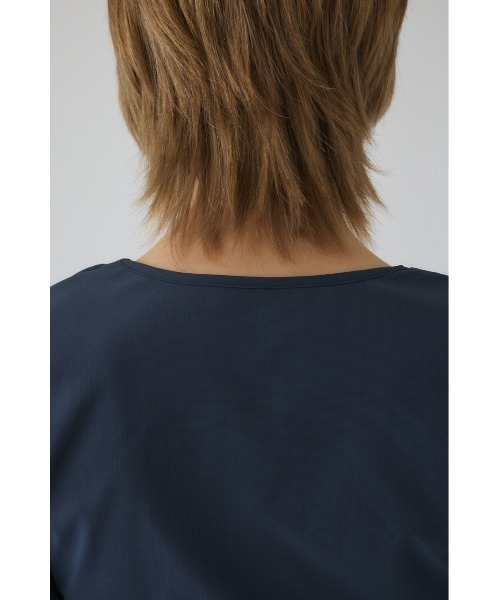 RIM.ARK(リムアーク)の「Cross strap skin tops クロス ストラップ スキン トップス(Tシャツ/カットソー・レディース・グレー/ライトグレー/ブラック・FREE)」の18枚目の写真