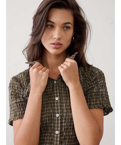 BANANA REPUBLIC FACTORY STORE(バナナリパブリック ファクトリーストア)の「BANANA REPUBLIC FACTORY STORE シアサッカー スモッキング シャツ(シャツ/ブラウス・レディース・グリーン/ホワイト×ブラック・XS/S/M/L)」の3枚目の写真