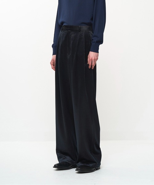 Juha（ユハ）の「SOFT VELOUR WIDE PANTS（スラックス・メンズ・レッド/ブラック・4/3/2）」の3枚目の写真
