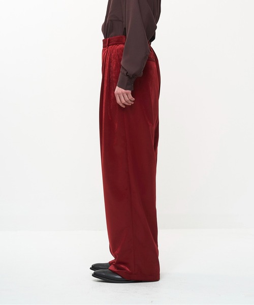 Juha（ユハ）の「SOFT VELOUR WIDE PANTS（スラックス・メンズ・レッド/ブラック・4/3/2）」の7枚目の写真