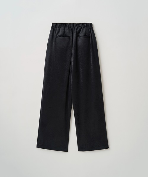 Juha（ユハ）の「SOFT VELOUR WIDE PANTS（スラックス・メンズ・レッド/ブラック・4/3/2）」の11枚目の写真