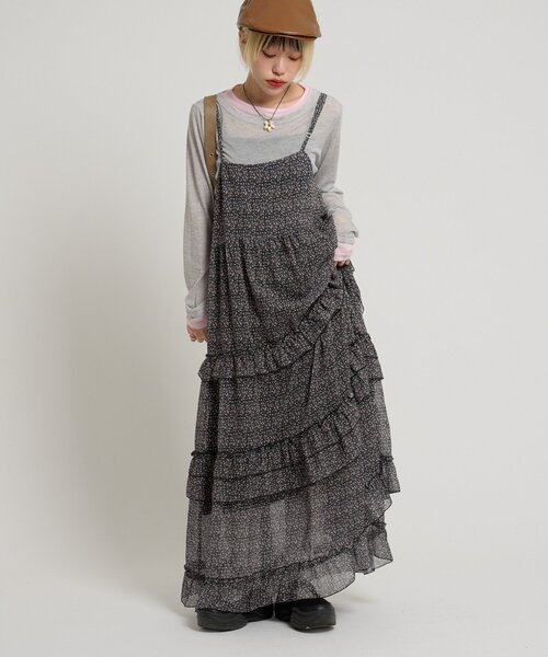 w closet（ダブルクローゼット）の「花柄ティアードキャミワンピース（ワンピース・レディース・ブルー/ブラック/アイボリー/オレンジ・FREE）」の3枚目の写真