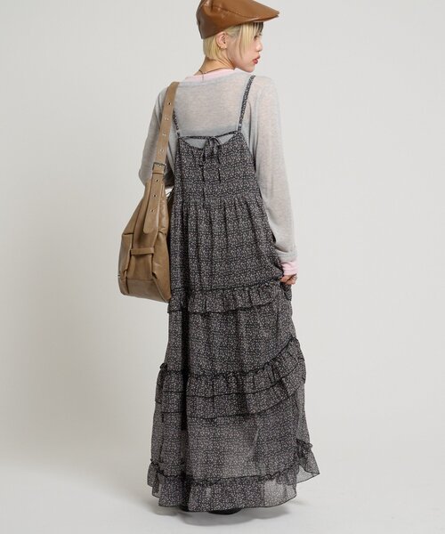 w closet（ダブルクローゼット）の「花柄ティアードキャミワンピース（ワンピース・レディース・ブルー/ブラック/アイボリー/オレンジ・FREE）」の12枚目の写真