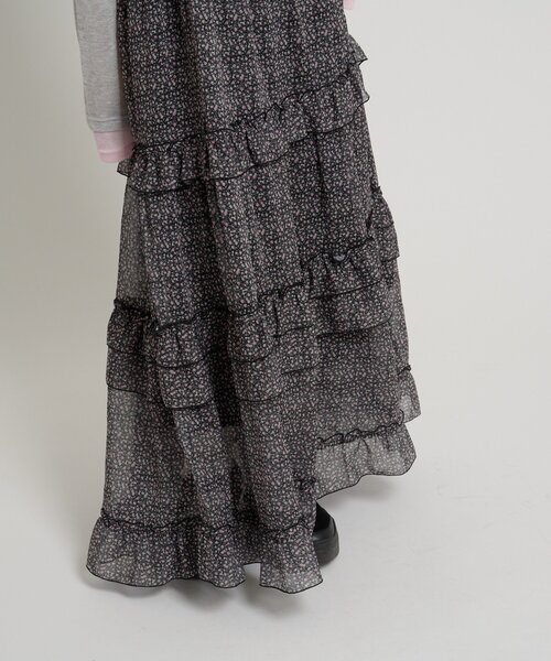 w closet（ダブルクローゼット）の「花柄ティアードキャミワンピース（ワンピース・レディース・ブルー/ブラック/アイボリー/オレンジ・FREE）」の14枚目の写真