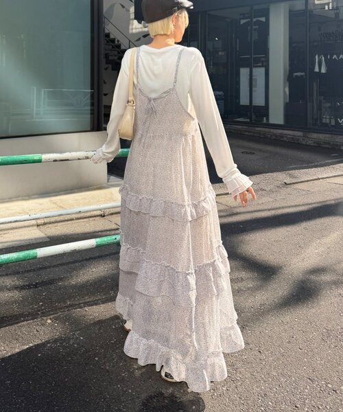 w closet（ダブルクローゼット）の「花柄ティアードキャミワンピース（ワンピース・レディース・ブルー/ブラック/アイボリー/オレンジ・FREE）」の21枚目の写真