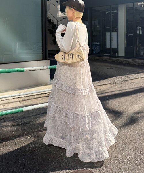 w closet（ダブルクローゼット）の「花柄ティアードキャミワンピース（ワンピース・レディース・ブルー/ブラック/アイボリー/オレンジ・FREE）」の22枚目の写真