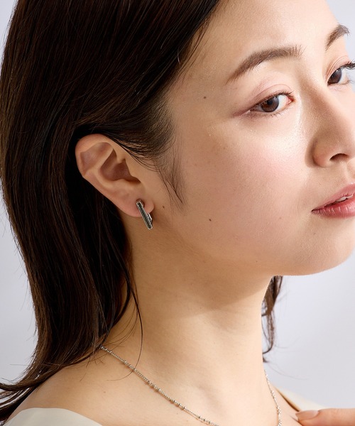 CALIN STANDARD(カリンスタンダード)の「◆金属アレルギー対応◆◆made in japan◆【痛くない】【落ちにくい】【ストレスフリーな着け心地】ロングスクエア グランループフィットイヤリング(イヤリング・レディース・シルバー/ゴールド・FREE)」の18枚目の写真
