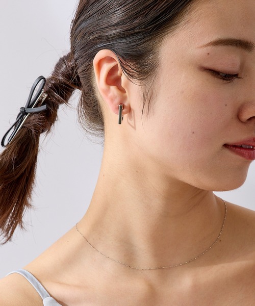CALIN STANDARD(カリンスタンダード)の「◆金属アレルギー対応◆◆made in japan◆【痛くない】【落ちにくい】【ストレスフリーな着け心地】ロングスクエア グランループフィットイヤリング(イヤリング・レディース・シルバー/ゴールド・FREE)」の4枚目の写真