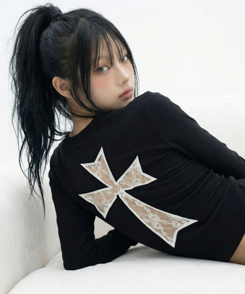 GRAVER（グレーバー）の「[ユニセックス]レースバッククロスUネックロングスリーブ_ホワイト（Tシャツ/カットソー・レディース・ホワイト・FREE）」の2枚目の写真
