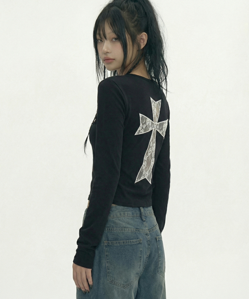 GRAVER（グレーバー）の「[ユニセックス]レースバッククロスUネックロングスリーブ_ホワイト（Tシャツ/カットソー・レディース・ホワイト・FREE）」の4枚目の写真