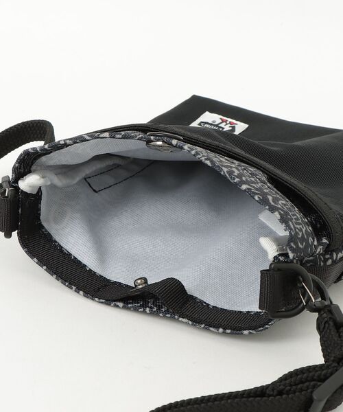 CHUMS（チャムス）の「チャムス CHUMS Recycle Mesh Pocket Shoulder Bag（ショルダーバッグ・メンズ・その他・ONE SIZE）」の4枚目の写真