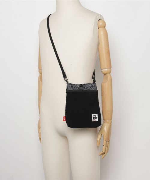CHUMS（チャムス）の「チャムス CHUMS Recycle Mesh Pocket Shoulder Bag（ショルダーバッグ・メンズ・その他・ONE SIZE）」の5枚目の写真