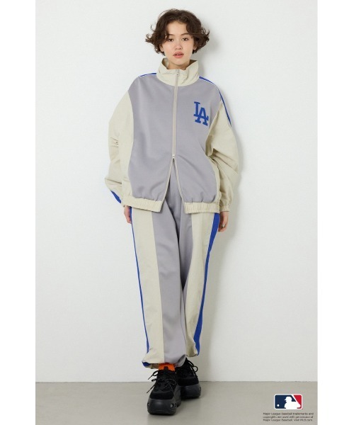 RODEO CROWNS WIDE BOWL（ロデオクラウンズワイドボウル）の「(MLB)ドッキングトラックパンツ（その他パンツ・レディース・ライトグレー/ブラウン/ネイビー・LARGE/MEDIUM）」の13枚目の写真