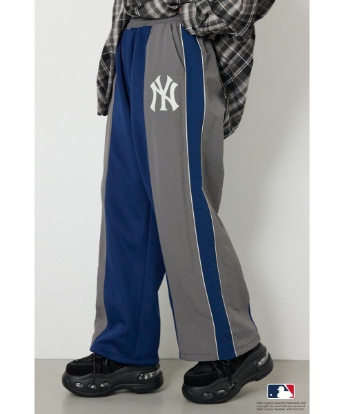 RODEO CROWNS WIDE BOWL（ロデオクラウンズワイドボウル）の「(MLB)ドッキングトラックパンツ（その他パンツ・レディース・ライトグレー/ブラウン/ネイビー・LARGE/MEDIUM）」の16枚目の写真