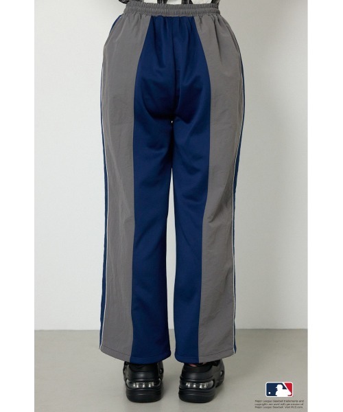 RODEO CROWNS WIDE BOWL（ロデオクラウンズワイドボウル）の「(MLB)ドッキングトラックパンツ（その他パンツ・レディース・ライトグレー/ブラウン/ネイビー・LARGE/MEDIUM）」の22枚目の写真