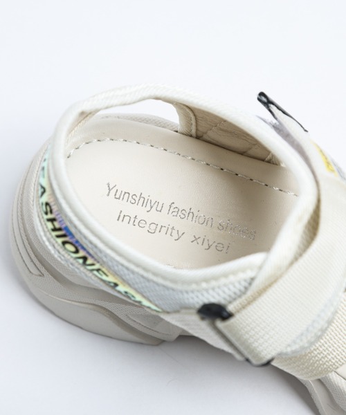 AMELY(エミリー)の「ボリュームソールスポーツサンダル(サンダル・レディース・ブラック/ベージュ・40/39/38/37/36/35)」の13枚目の写真
