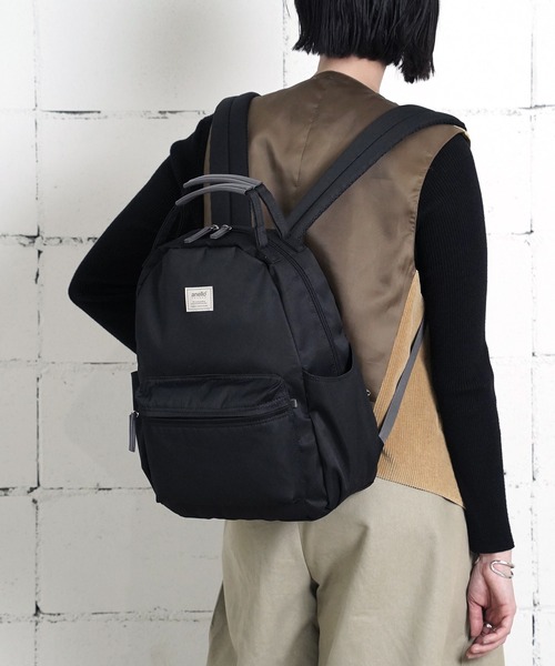anello GRANDE(アネログランデ)の「"02"≪anello GRANDE≫motte/モッテ 8ポケット/15L もちっとハンドル ラウンド リュック(バックパック/リュック・レディース・サンドベージュ/グレー/ブルーグレー/ブラック・ONE SIZE)」の6枚目の写真