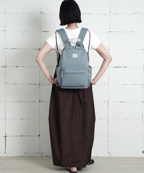 anello GRANDE(アネログランデ)の「"02"≪anello GRANDE≫motte/モッテ 8ポケット/15L もちっとハンドル ラウンド リュック(バックパック/リュック・レディース・サンドベージュ/グレー/ブルーグレー/ブラック・ONE SIZE)」の9枚目の写真