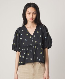 パフスリーブ」に該当するトップス（花柄・ボタニカル柄）ファッション