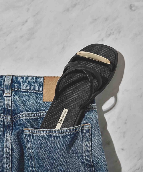 IPANEMA（イパネマ）の「Ipanema / “METAL CHIC SLIDE” サンダル（サンダル・レディース・ブラウン/ベージュ/ブラック・37/36/38/35/34）」の2枚目の写真