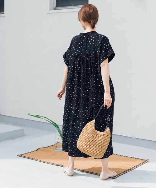 URBAN RESEARCH DOORS(アーバンリサーチドアーズ)の「リネンリヨセルドットワンピース(ワンピース・レディース・ナチュラル/ブラック・FREE)」の5枚目の写真