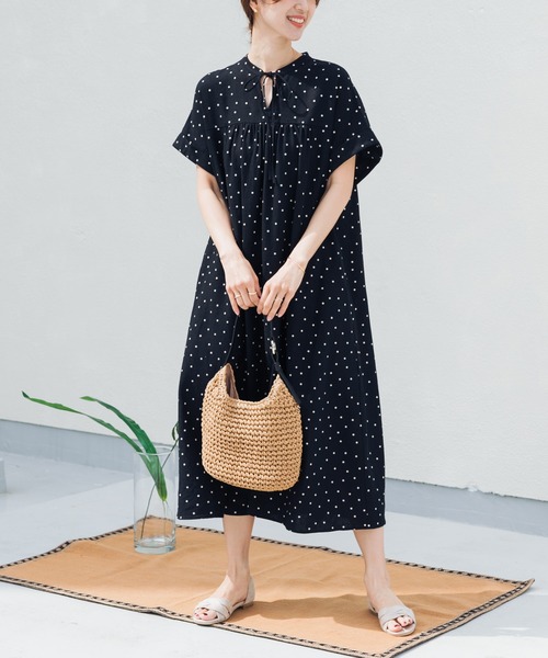 URBAN RESEARCH DOORS(アーバンリサーチドアーズ)の「リネンリヨセルドットワンピース(ワンピース・レディース・ナチュラル/ブラック・FREE)」の6枚目の写真