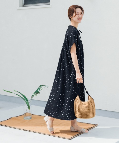 URBAN RESEARCH DOORS(アーバンリサーチドアーズ)の「リネンリヨセルドットワンピース(ワンピース・レディース・ナチュラル/ブラック・FREE)」の8枚目の写真