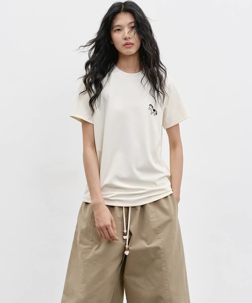 EIGHTHMONTH(エイスマンス)の「ホースワッペン クルーネックTシャツ EM26s057【EIGHTHMONTH】(Tシャツ/カットソー・レディース・ネイビー/アイボリー・S/M)」の3枚目の写真