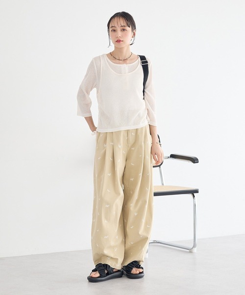 earth music&ecology(アースミュージックアンドエコロジー)の「SET2点ギャザータンク+ヘンリーネックプルオーバー(Tシャツ/カットソー・レディース・アイボリー/ブラック/ライトブルー・FREE)」の6枚目の写真