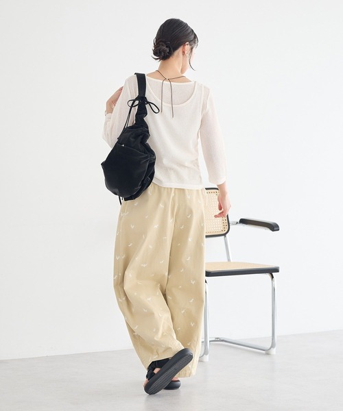 earth music&ecology(アースミュージックアンドエコロジー)の「SET2点ギャザータンク+ヘンリーネックプルオーバー(Tシャツ/カットソー・レディース・アイボリー/ブラック/ライトブルー・FREE)」の8枚目の写真