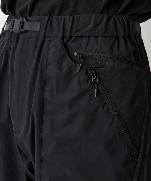 WHITE MOUNTAINEERING(ホワイトマウンテニアリング)の「【White Mountaineering/ホワイトマウンテニアリング】EASY SHORT PANTS(その他パンツ・メンズ・ブラック・2/1)」の6枚目の写真