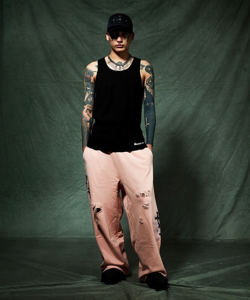 SUPPLIER(サプライヤー)の「スエットパンツ|Multiple Cross Leather Patch Loose Fit Sweat Pants|SUPPLIER(スウェットパンツ・メンズ・ブラック/ピンク・X-LARGE/LARGE/MEDIUM/SMALL)」の21枚目の写真