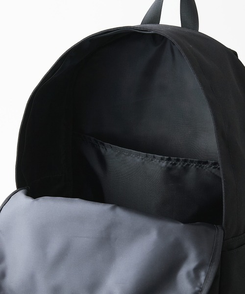 FILA(フィラ)の「【FILA/フィラ】【大きすぎないジャストサイズ 21L A4サイズ対応】スタンダードデイパック 軽量 コンパクト 通勤・通学 マザーズリュック(バックパック/リュック・メンズ・ブラック/レッド/アイボリー・FREE)」の15枚目の写真