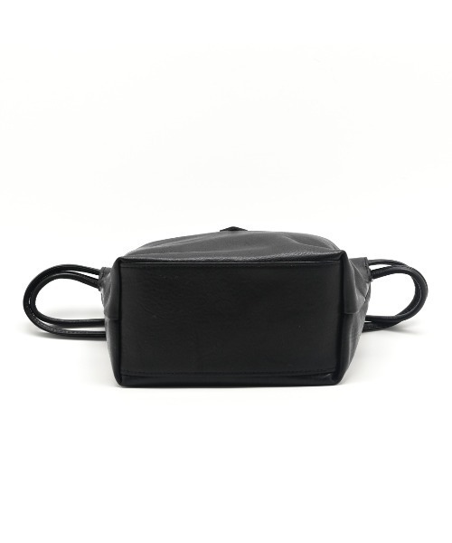 CLEDRAN（クレドラン）の「【軽量 本ヌメ革】CL3984 NOS GATHER TOTE（ショルダーバッグ・レディース・ブラック/キャメル・FREE）」の6枚目の写真
