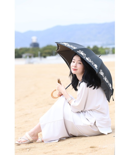 cawaii(カワイイ)の「普段使いもできる ラッシュガード(Tシャツ/カットソー・レディース・ライトベージュ/ブラック・FREE)」の8枚目の写真