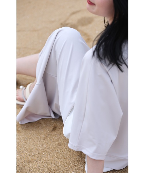 cawaii(カワイイ)の「普段使いもできる ラッシュガード(Tシャツ/カットソー・レディース・ライトベージュ/ブラック・FREE)」の18枚目の写真