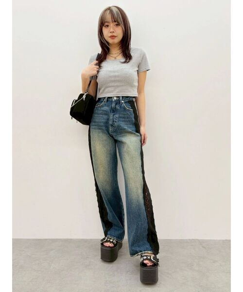EVRIS（エヴリス）の「サイドレースワイドデニムパンツ　ハイウエスト（デニムパンツ・レディース・ブルー/インディゴブルー・MEDIUM/SMALL）」の4枚目の写真