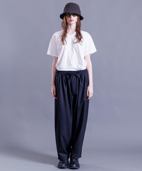 my beautiful landlet(マイビューティフルランドレット)の「【my beautiful landlet】 SUPER 100's WOOL OXFORD WIDE EASY PANTS(その他パンツ・メンズ・ブラック・2/1/0)」の13枚目の写真
