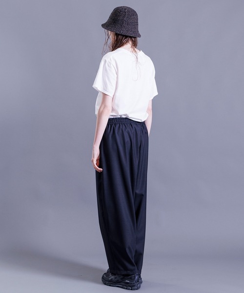 my beautiful landlet(マイビューティフルランドレット)の「【my beautiful landlet】 SUPER 100's WOOL OXFORD WIDE EASY PANTS(その他パンツ・メンズ・ブラック・2/1/0)」の15枚目の写真
