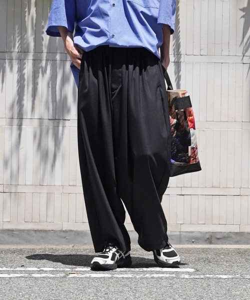 my beautiful landlet(マイビューティフルランドレット)の「【my beautiful landlet】 SUPER 100's WOOL OXFORD WIDE EASY PANTS(その他パンツ・メンズ・ブラック・2/1/0)」の12枚目の写真