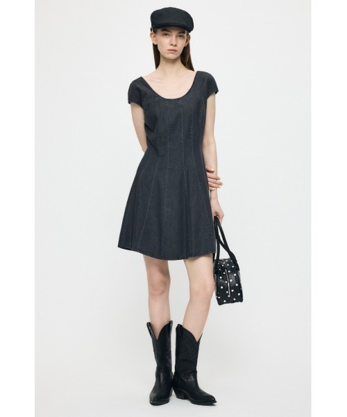 MOUSSY(マウジー)の「DENIM ミニドレス(ワンピース・レディース・ブルー/ブラック・1/2)」の20枚目の写真