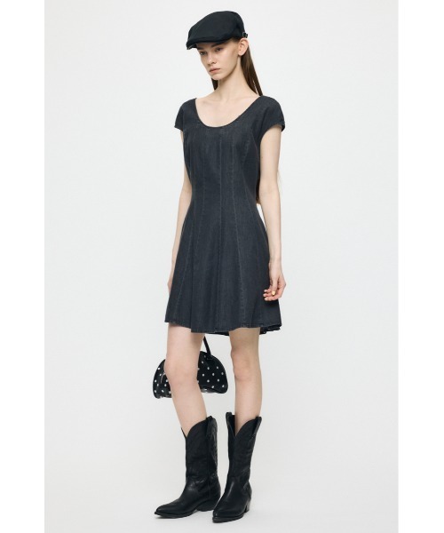 MOUSSY(マウジー)の「DENIM ミニドレス(ワンピース・レディース・ブルー/ブラック・1/2)」の21枚目の写真