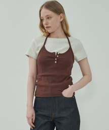 MOTT（モット）の「ホルターボタンスリーブレス-Brown（Tシャツ/カットソー）」