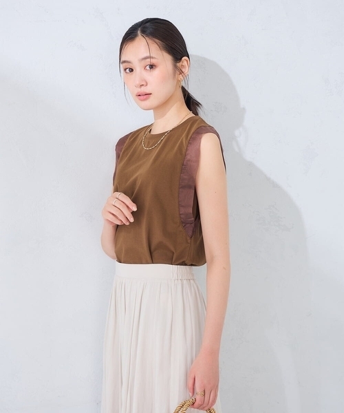 a.v.v（アーヴェヴェ）の「オーガンジースリーブトップス（Tシャツ/カットソー・レディース・レッド/ブラウン・39）」の19枚目の写真