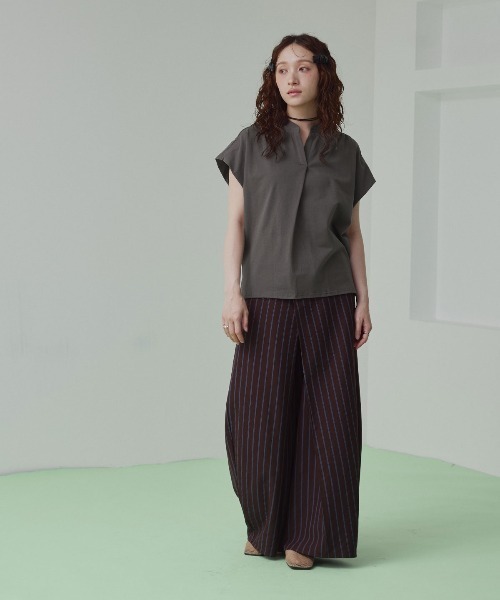 W:Huku(フーク)の「キーネック フレンチスリーブ カット Tシャツ(Tシャツ/カットソー・レディース・チャコール/ライトブラウン・FREE)」の11枚目の写真