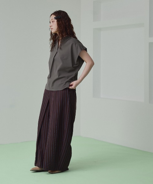 W:Huku(フーク)の「キーネック フレンチスリーブ カット Tシャツ(Tシャツ/カットソー・レディース・チャコール/ライトブラウン・FREE)」の15枚目の写真