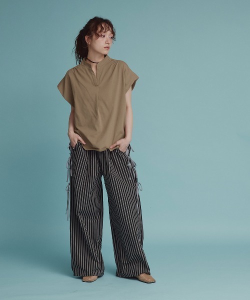 W:Huku(フーク)の「キーネック フレンチスリーブ カット Tシャツ(Tシャツ/カットソー・レディース・チャコール/ライトブラウン・FREE)」の4枚目の写真