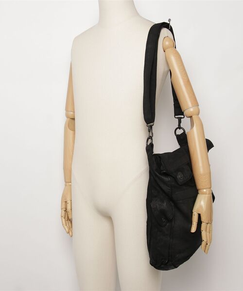 STUDIOUS（ステュディオス）の「Coated Large Gasmask Bag（Tシャツ/カットソー・メンズ・ブラック・FREE）」の5枚目の写真