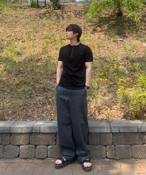 P.IN.O(ピインオ)の「コットンレイヤードヘンリーネックショートスリーブ - ブラック(Tシャツ/カットソー・メンズ・その他・MEDIUM/LARGE)」の5枚目の写真